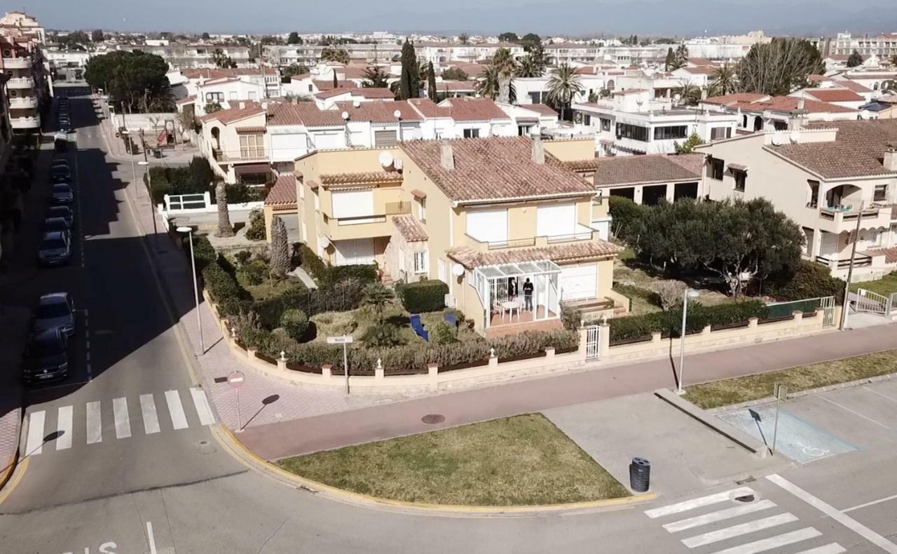 Apartament Amb Jardi A La Platja D'Empuriabrava Exterior foto